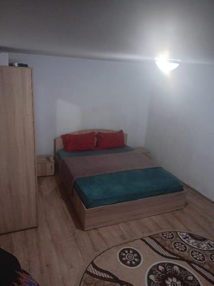 Casă individuală cu 4 camere cu Canalizare în Central