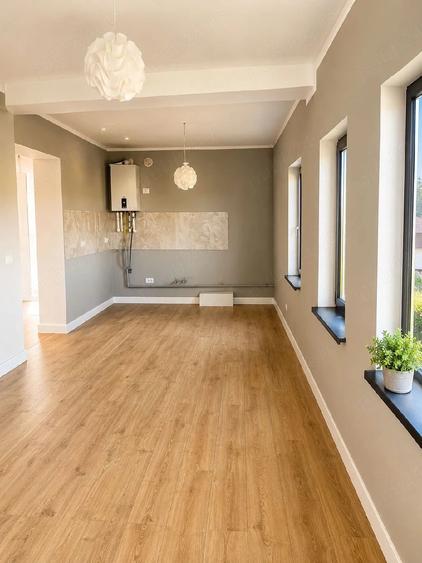 Apartament cu 3 camere semidecomandat în Primăverii