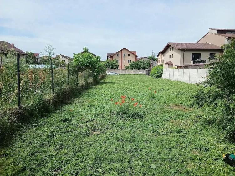 Teren Construcții intravilan de 700 mp, în Sud
