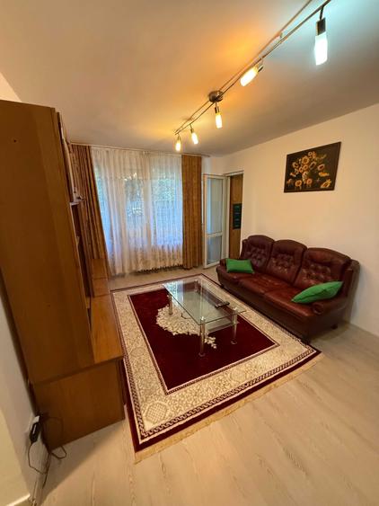 Apartament cu 2 camere semidecomandat în Iancului