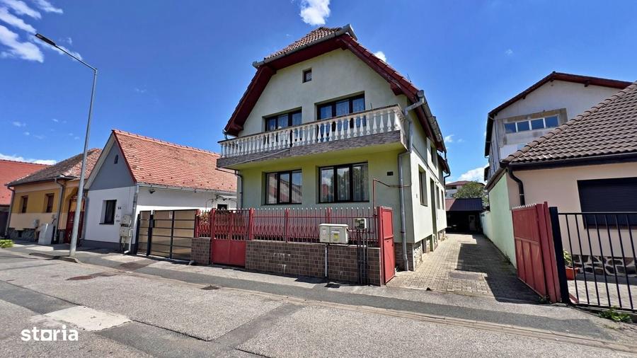 Casă cu 4 camere în Ultracentral