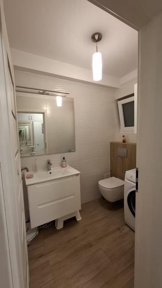 Casă cu 6 camere cu Teren 140 Mp în Popești-Leordeni