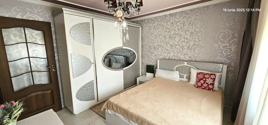 Apartament cu 3 camere decomandat, mobilat în Central
