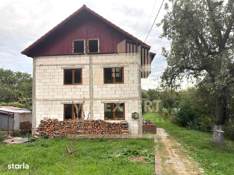 Casă cu 4 camere în Central