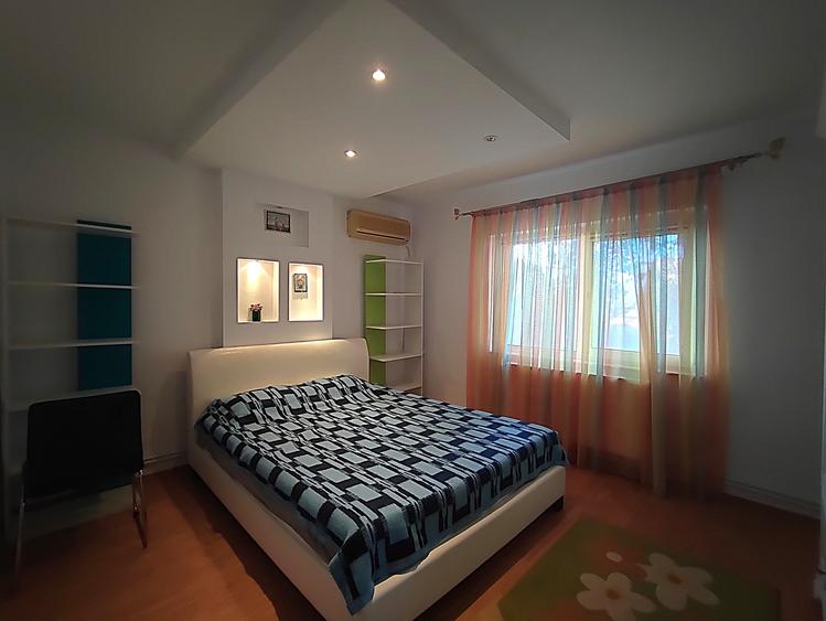 Apartament cu 3 camere decomandat în Inel II