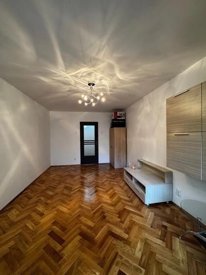 Apartament cu 3 camere circular în Tudor Vladimirescu