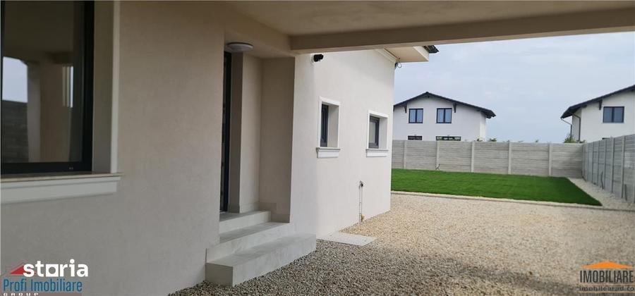 Casă cu 4 camere cu Teren 664 Mp în Zimandu Nou