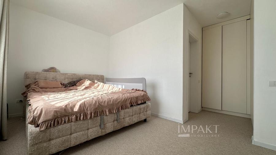 Apartament cu 3 camere semidecomandat, mobilat în Borhanci