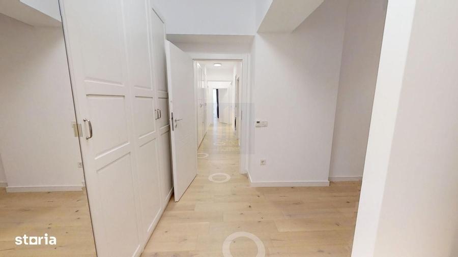 Apartament cu 4 camere în Central