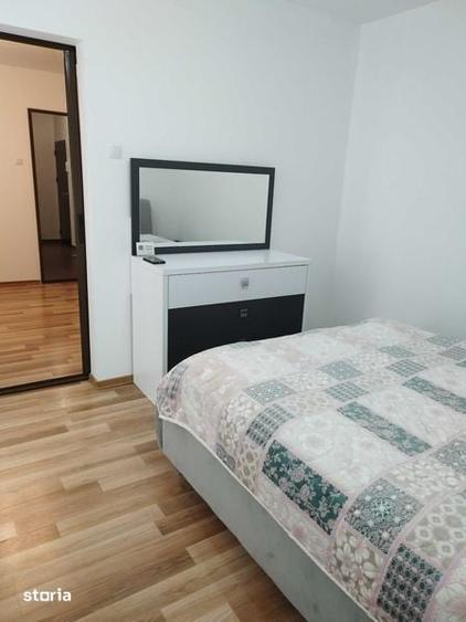 Apartament cu 2 camere semidecomandat în Podu Roș