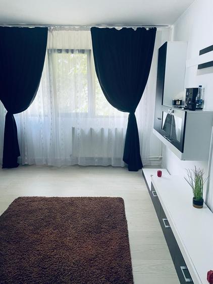Apartament cu 2 camere semidecomandat în Nord