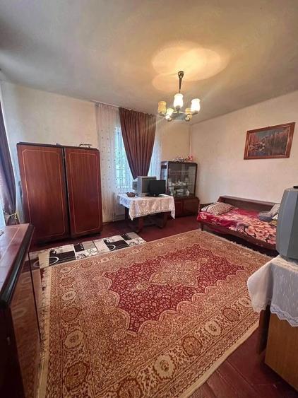 De vanzare casa in Roman, zona Pietei Mari, teren de 1300 - 3