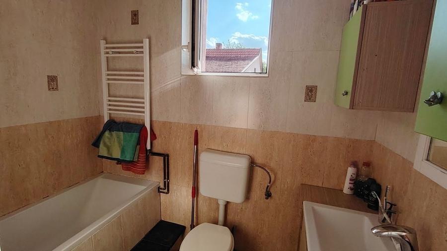 Casă cu 3 camere în Peregu Mic