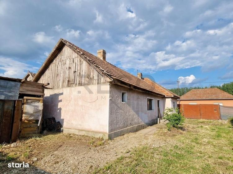 Casă cu 3 camere cu Teren 1940 Mp în Biharia
