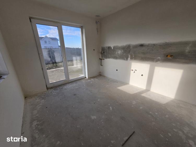 Casă cu 3 camere cu Teren 180 Mp în Sânandrei