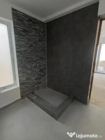 Casă cu 4 camere cu Teren 400 Mp în Central