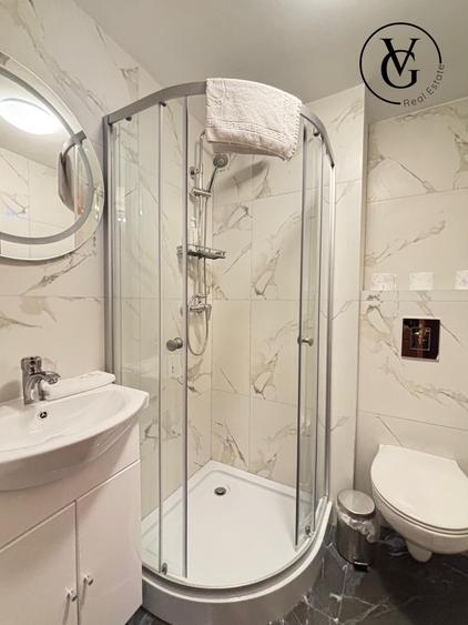 Apartament cu 4 camere semidecomandat, mobilat în Universitate