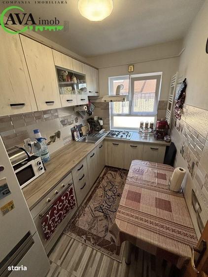 Apartament cu 3 camere semidecomandat în Central
