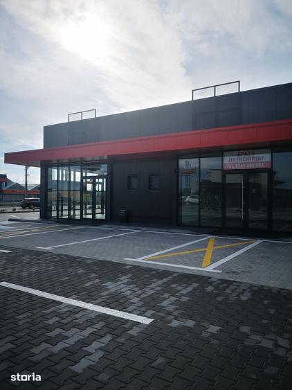 Spațiu comercial, de 70 mp, în Malu Mare