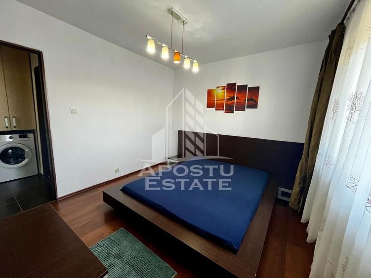 Apartament cu 3 camere decomandat, mobilat în Aradului