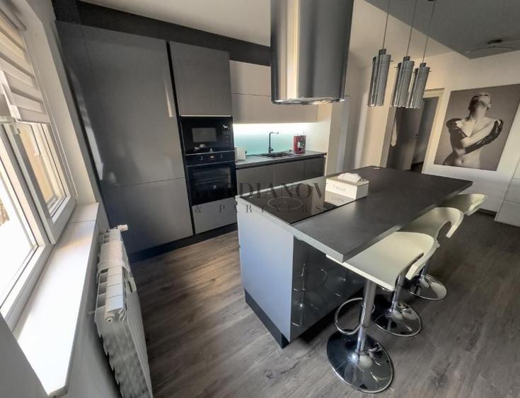 Apartament cu 3 camere în Panduri
