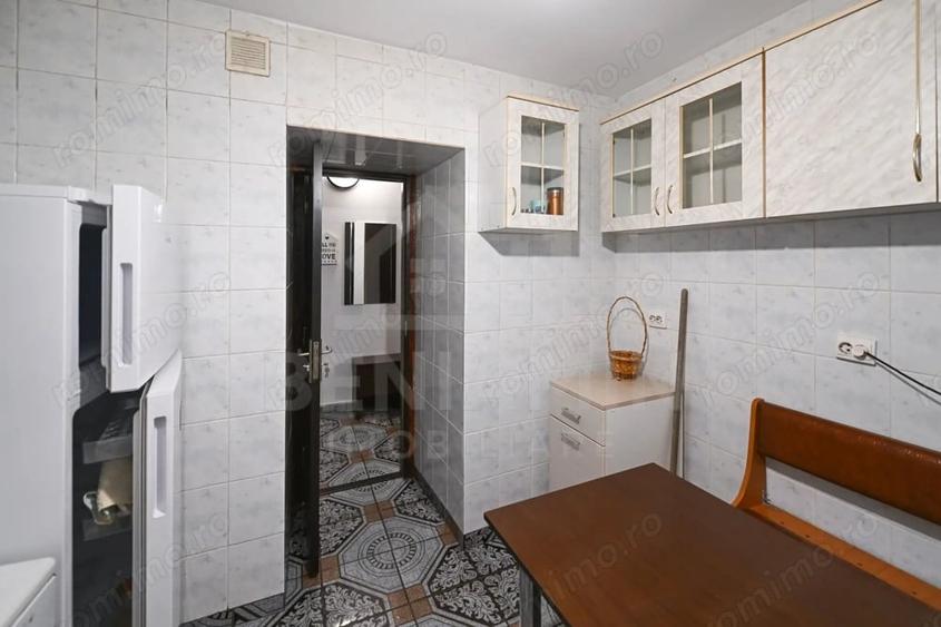 Apartament cu 2 camere semidecomandat în Rovine