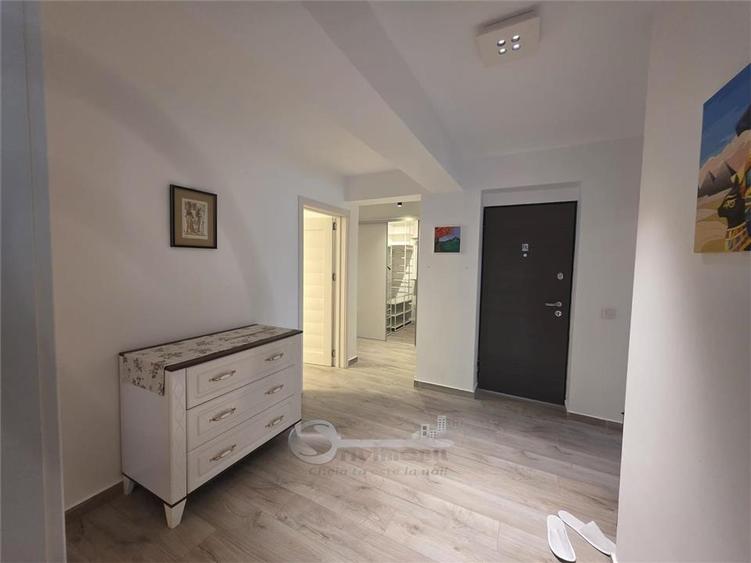 Apartament cu 3 camere decomandat, mobilat în Bucium