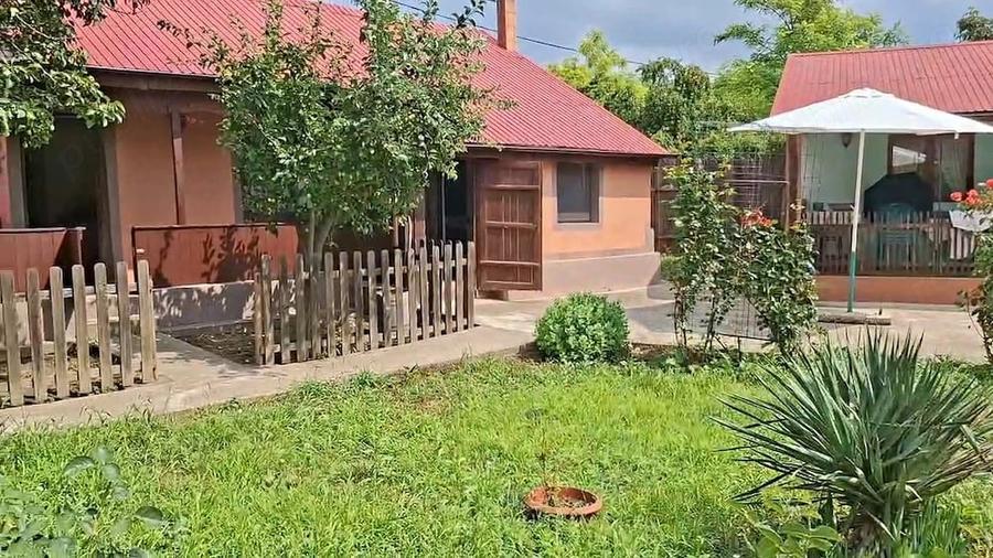 Casă cu 3 camere cu Teren 1160 Mp în Axintele