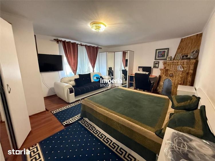 Casă cu 6 camere cu Teren 1330 Mp în Victoria