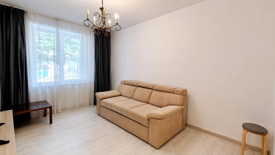 Apartament cu 3 camere semidecomandat, mobilat în Floreasca