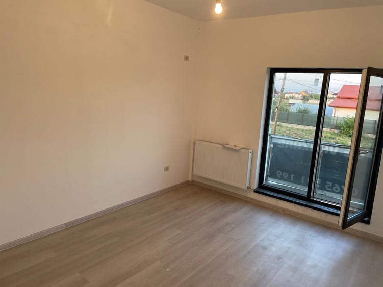 Duplex cu 4 camere cu Canalizare în Cornetu