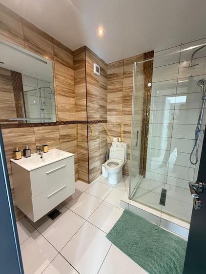 Apartament cu 3 camere semidecomandat, mobilat în Bună Ziua