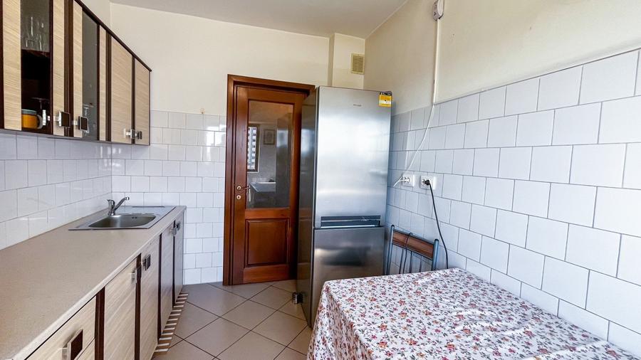 Apartament cu 3 camere semidecomandat, mobilat în Militari