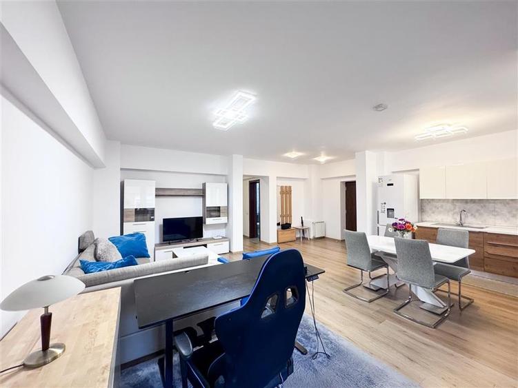 Apartament cu 3 camere semidecomandat, mobilat în Herăstrău