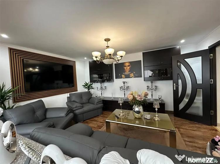 Apartament cu 3 camere decomandat în Sud