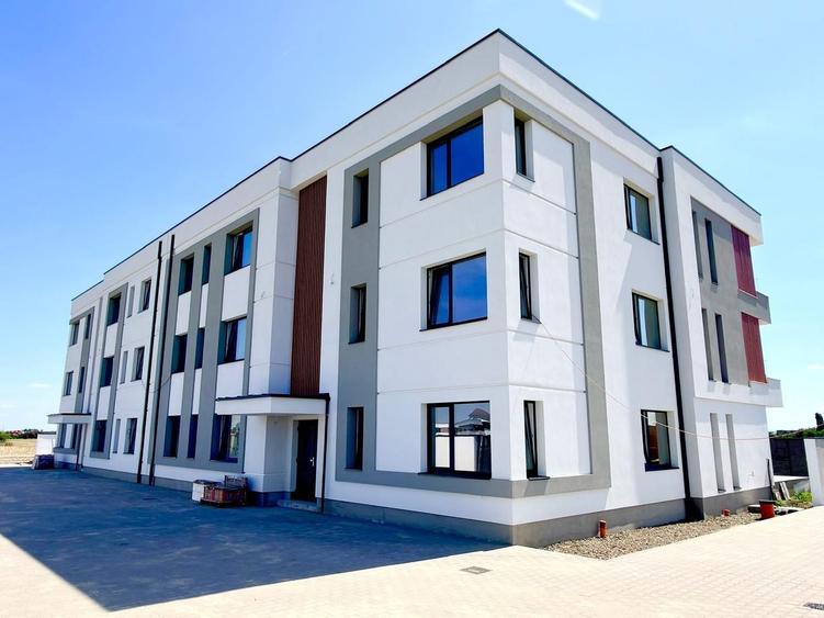 Apartament cu 3 camere decomandat în Torontalului
