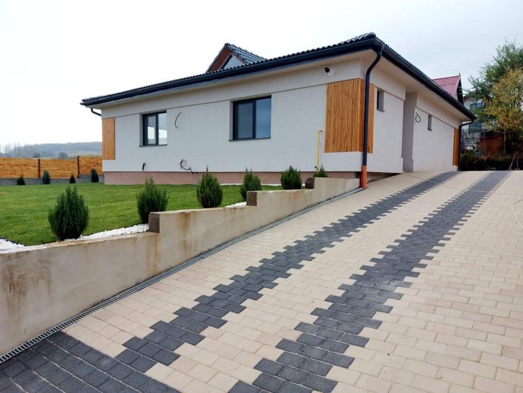 Casă individuală cu 4 camere cu Teren 500 Mp în Corușu