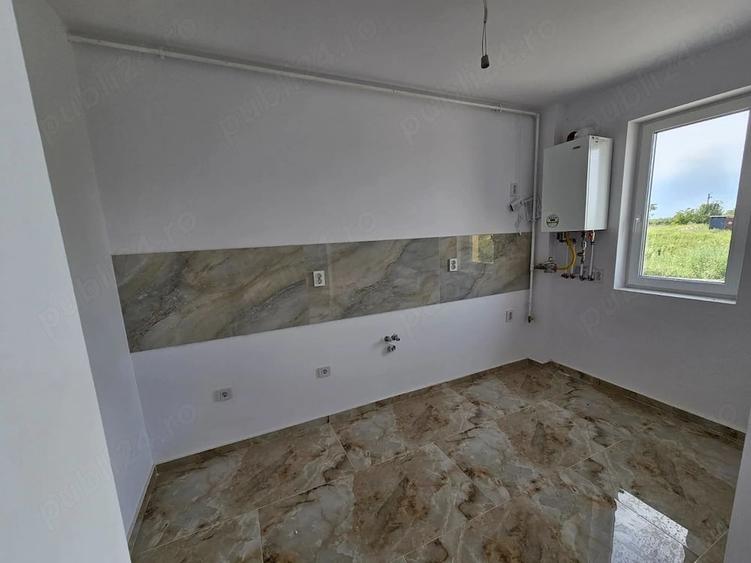 Apartament cu 3 camere decomandat în Sud