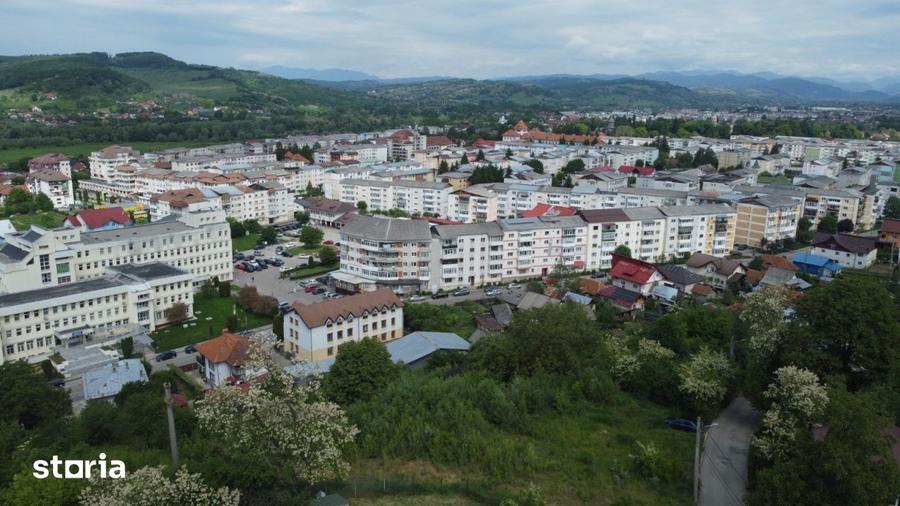 Teren de 3049 mp, în Central