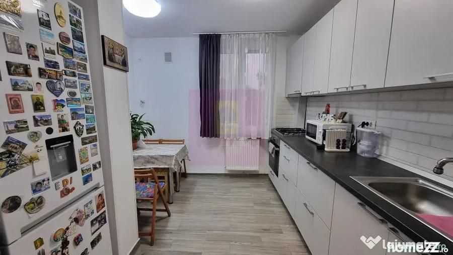 Apartament cu 3 camere decomandat în P-ța Reșița