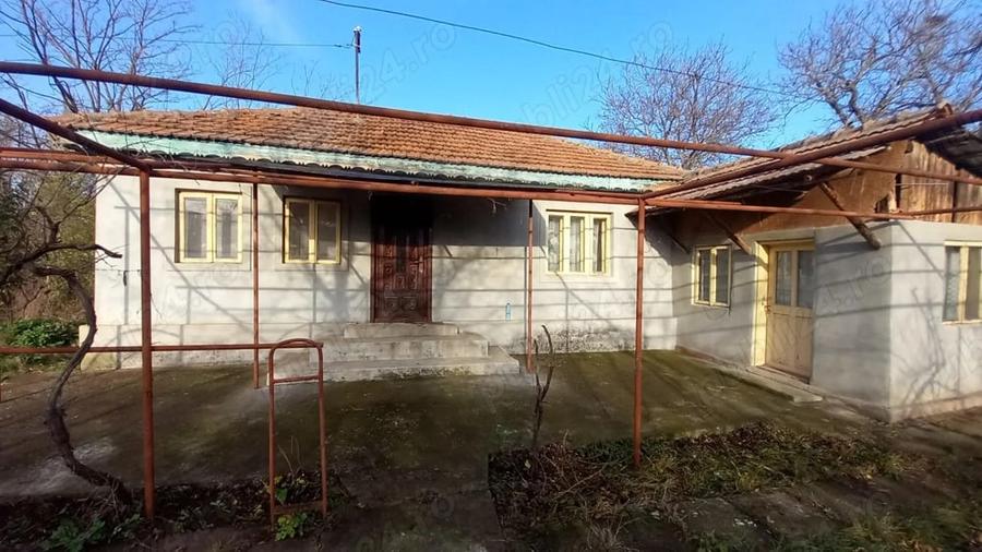 Teren de 1955 mp, în Lipia