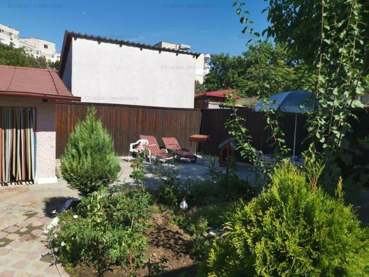 Casă cu 3 camere cu Canalizare în Central