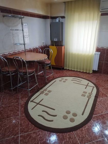 Apartament cu 3 camere decomandat în Ultracentral