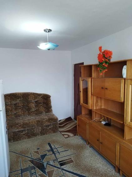 Apartament cu 2 camere semidecomandat în Agadici