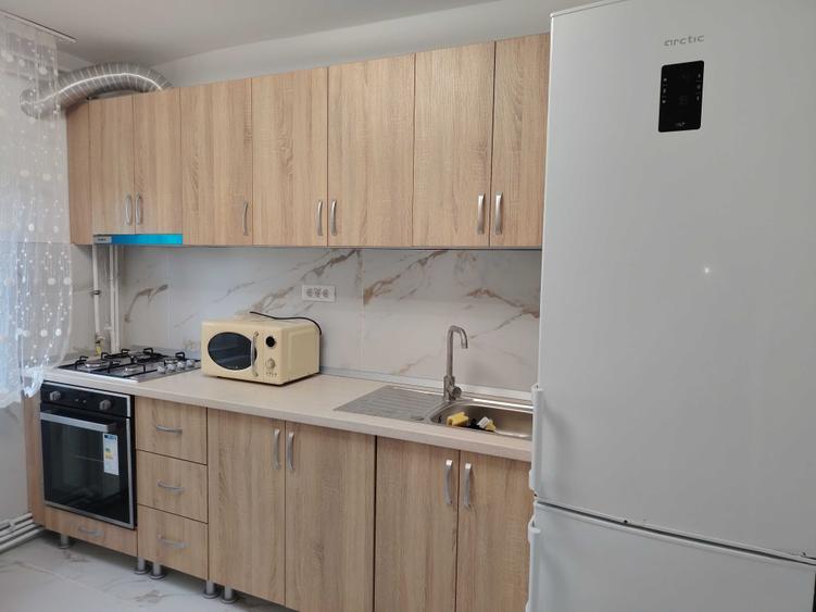 Apartament cu 3 camere decomandat în Micălaca