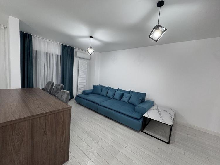 Apartament cu 3 camere decomandat în Drumul Taberei