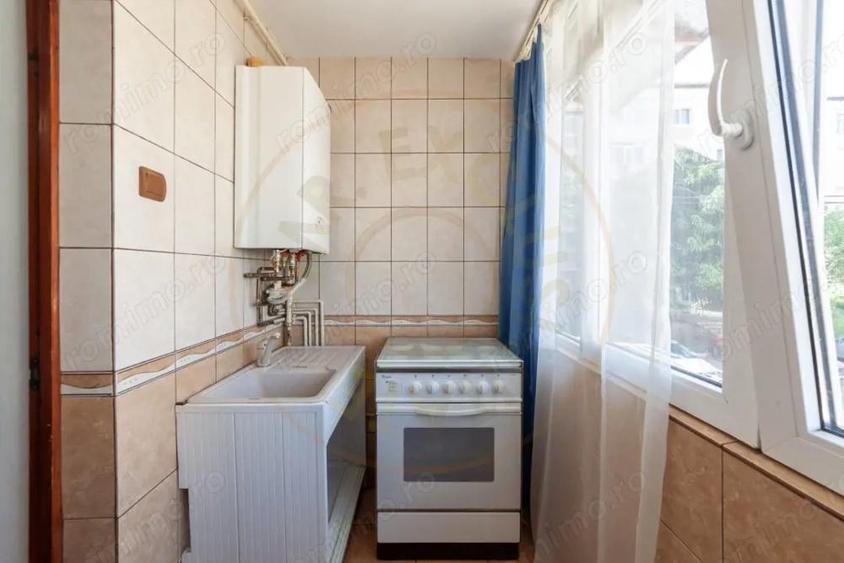 Apartament cu 2 camere decomandat, mobilat în Central