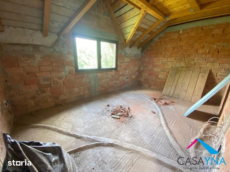 Casă cu 5 camere cu Teren 900 Mp în Prăjești