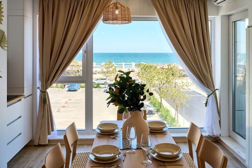 Apartament cu 3 camere decomandat în Mamaia-Sat