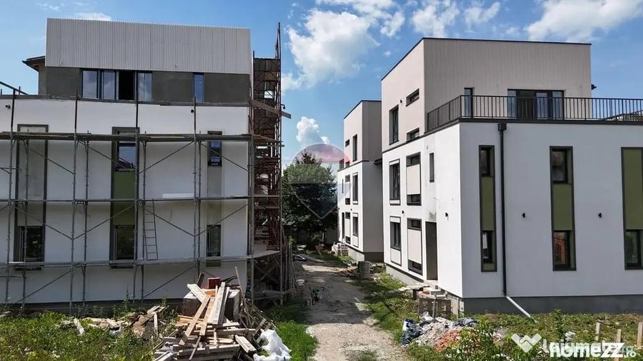 Casă cu 7 camere cu Teren 300 Mp în Ultracentral